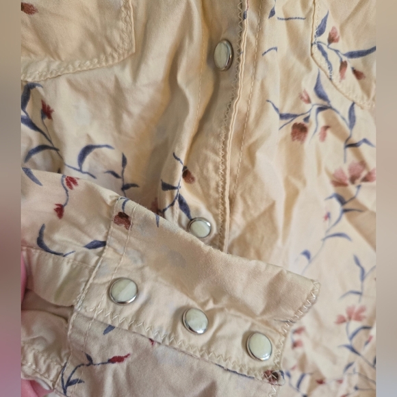 Sportif USA Floral Button-up Size Small - Picture 3 of 4